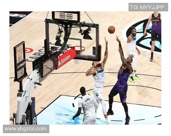 詹姆斯与浓眉双双低迷湖人遭遇森林狼惨败创赛季新低 詹姆斯与浓眉双双低迷湖人遭遇森林狼惨败创赛季新低